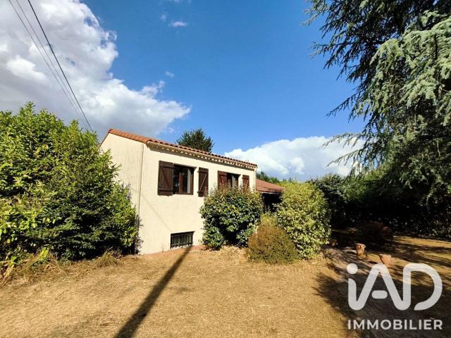 Location maison 5 pièces Landeronde 85