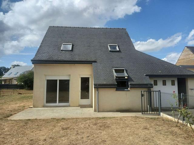 Location maison 5 pièces Ploumagoar 22