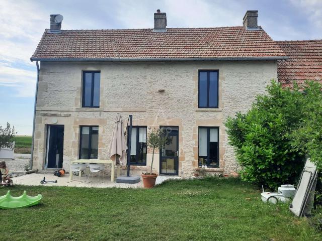 Location maison 5 pièces Rots 14