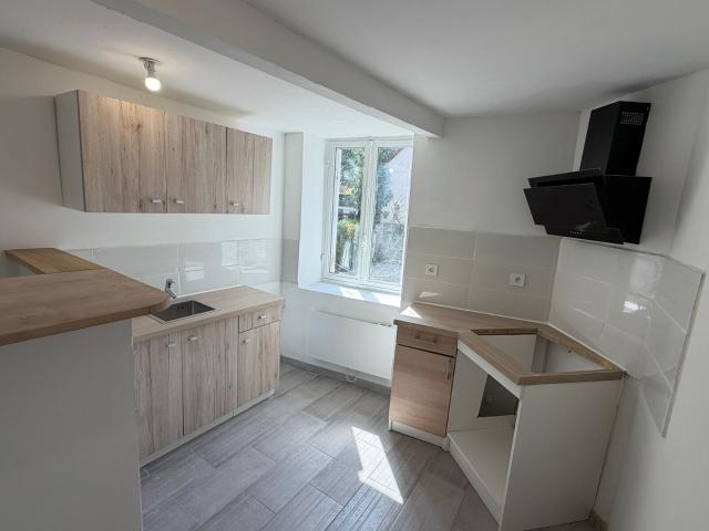 Location maison, 64 m² T 3 à Reuilly, 550 €