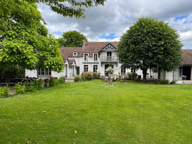Location maison, 650 m² T 10 à Barbizon, 8 500 €