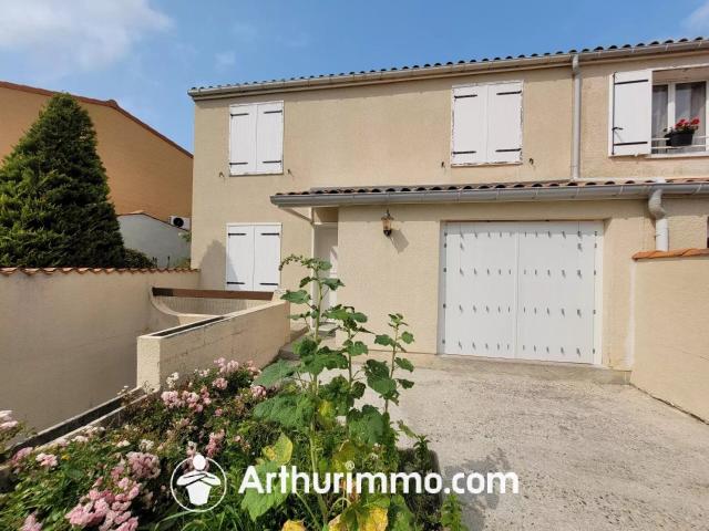 Location Maison 6 pièces 104 m2 à Saint Jean d'Angély