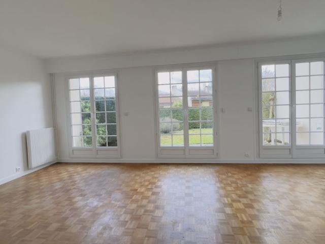 Location Maison 6 pièces 103m² RIS ORANGIS 91130