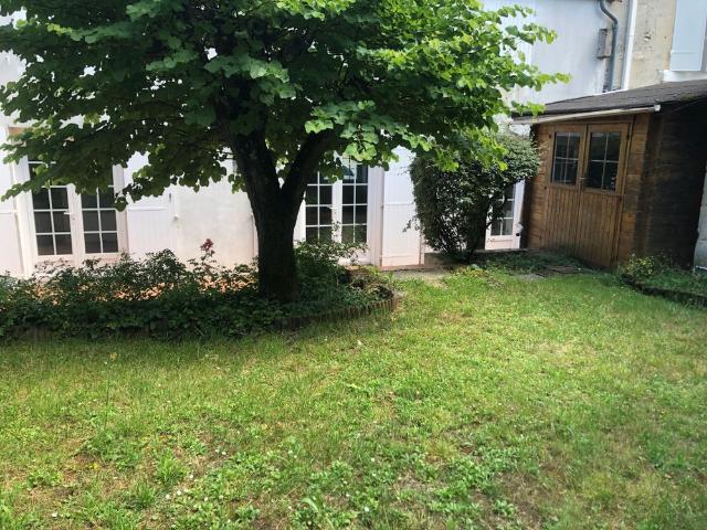 Location Maison 6 pièces 113m² COGNAC 16100