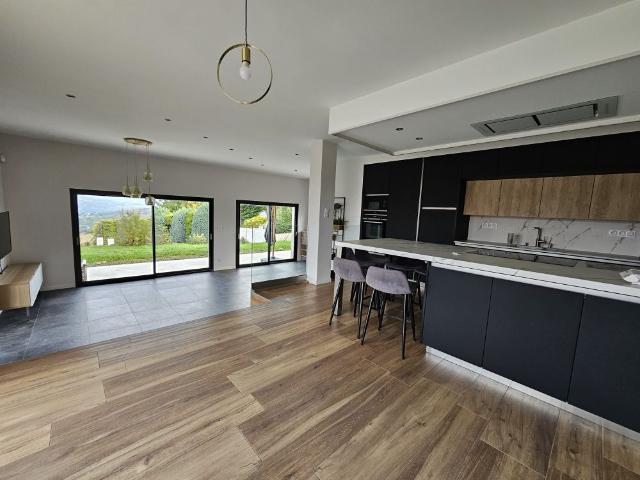 Location Maison 6 pièces 129m² VEYRE MONTON 63960