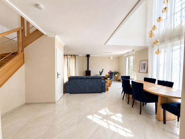 Location maison 6 pièces, 137.00m², Carrières sur Seine