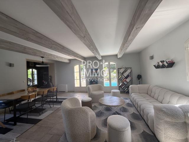 Location Maison 6 pièces 133m² MALLEMORT 13370