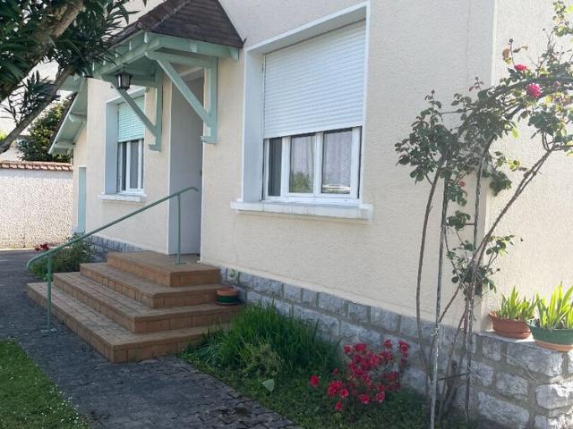 Location Maison 6 pièces 141m²