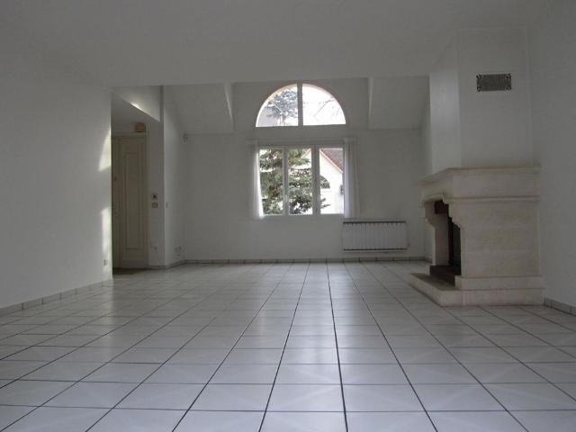Location Maison 6 pièces 156m²