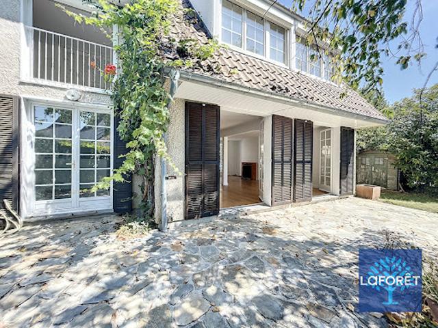 Location Maison 6 pièces 157.59 m2 Breuillet