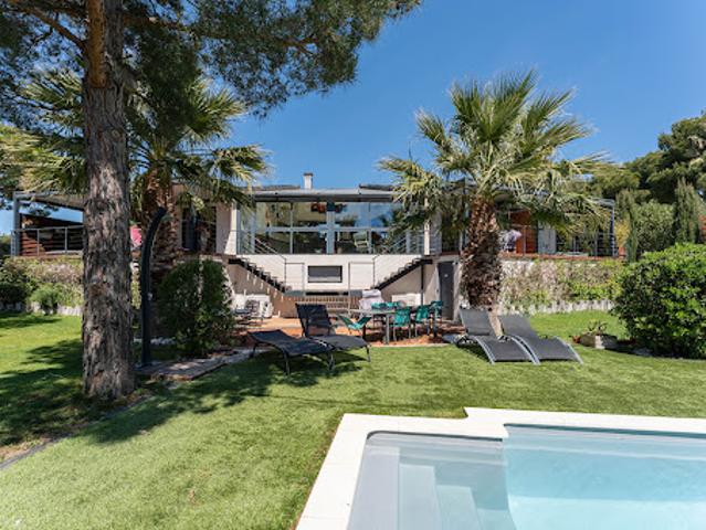 Location Maison 6 pièces 152.08 m2 Sausset les Pins