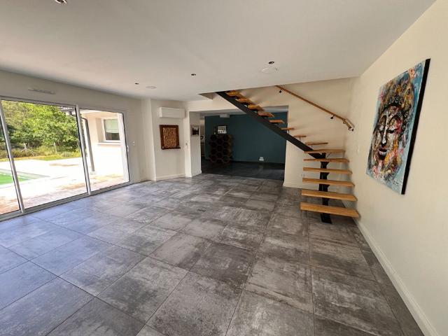 Location Maison 6 pièces 166m²
