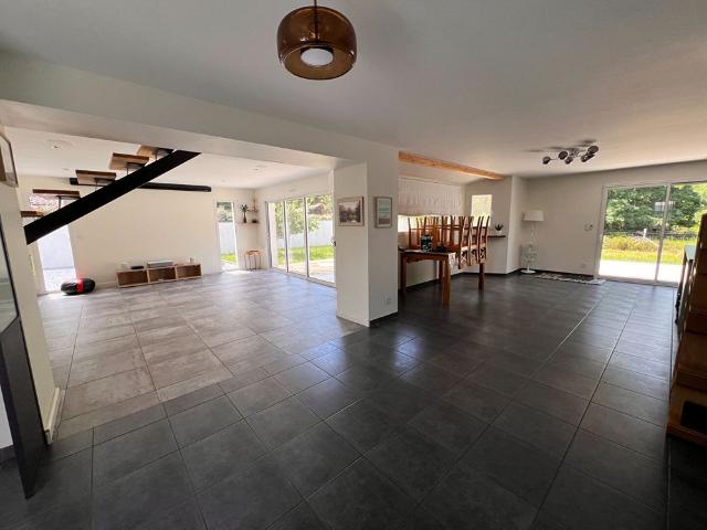 Location Maison 6 pièces 166m²