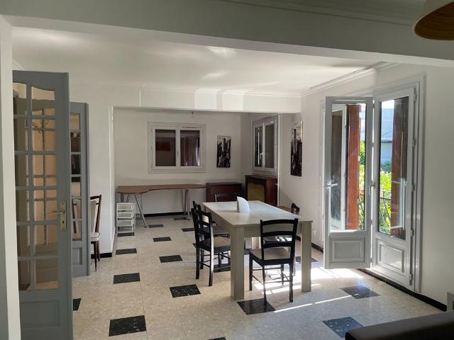 Location Maison 6 pièces 169m²