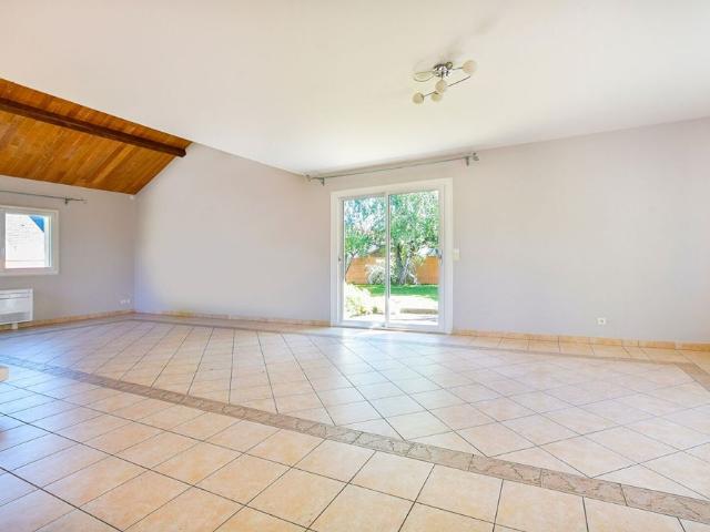 Location maison 6 pièces, 170.00m², Verneuil l'Étang