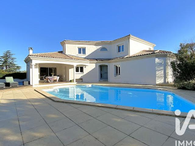 Location Maison 6 pièces 199 m2 Saint Médard en Jalles