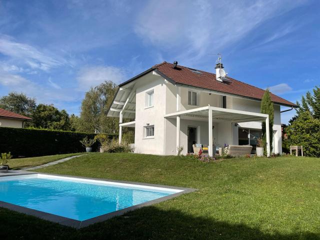 Location maison 6 pièces 191.9 m² à Divonne les Bains 01220 6 235,00 € / mois CC
