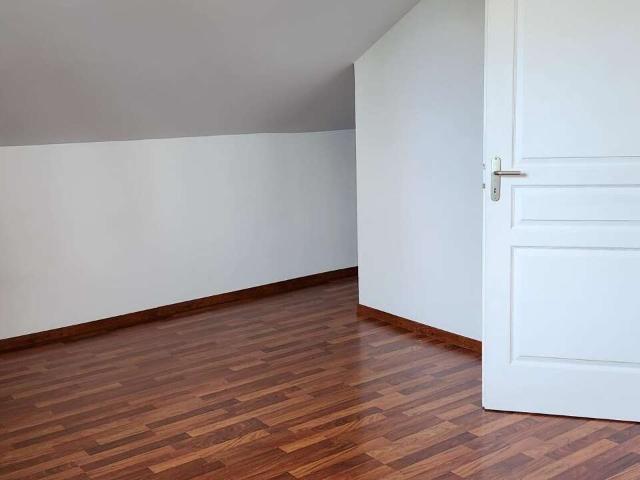 Location maison 6 pièces 200 m² Saint Julien en Genevois 74160