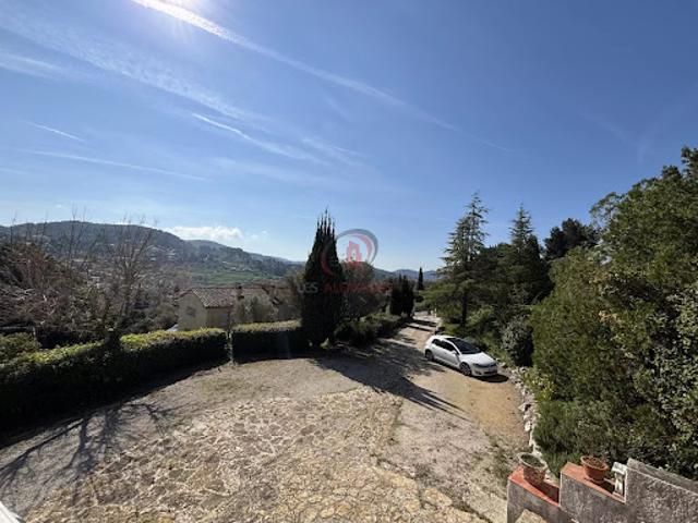 Location Maison 6 pièces 201.35 m2 Le Castellet