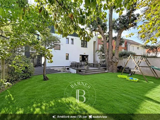 Location Maison 6 pièces 215.95 m2 Issy les Moulineaux