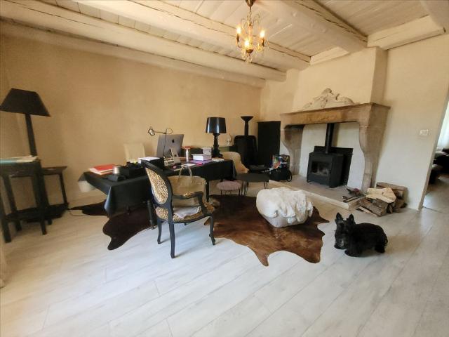 Location Maison 6 pièces 217m²