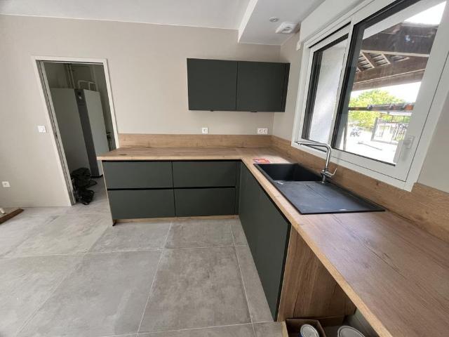 Location Maison 6 pièces 225m² BEAUCOUZE 49070