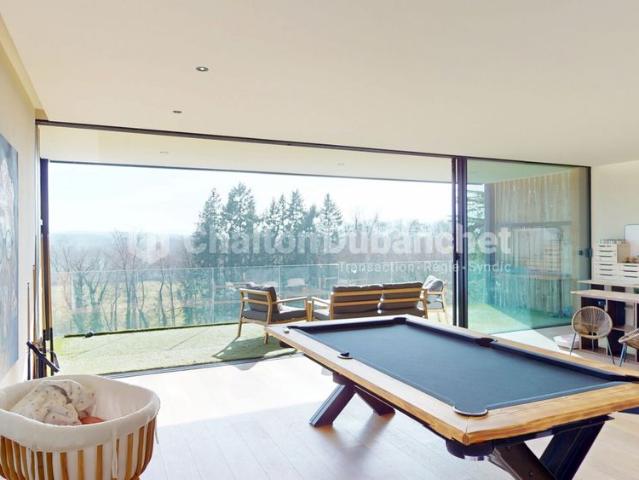 Location Maison 6 pièces 235m²