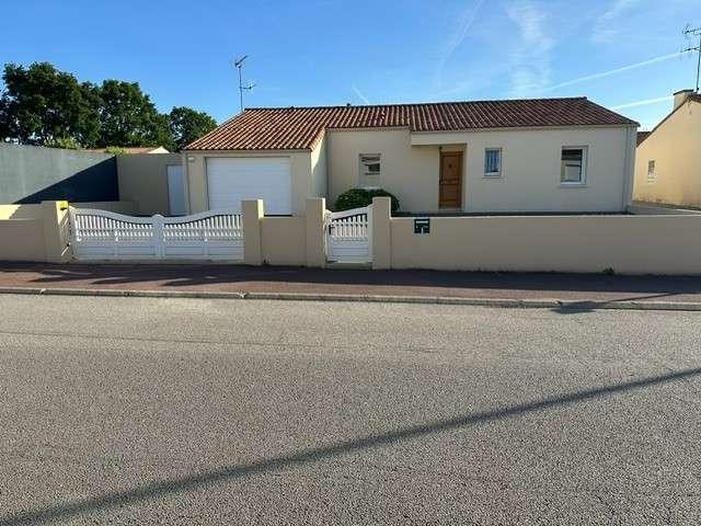 Location maison 6 pièces Bellevigny 85