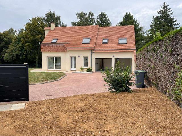 Location maison 6 pièces Ifs 14