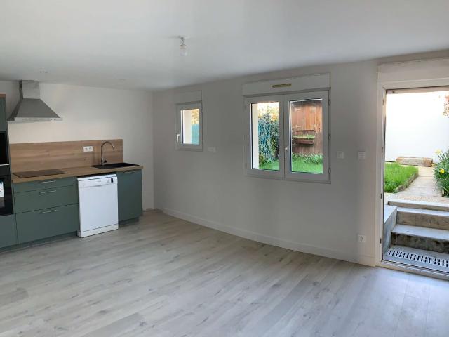 Location maison 6 pièces Laval 53