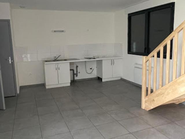 Location Maison 75 m2 Toeufles