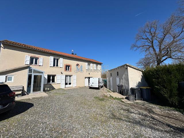 Location Maison 8 pièces 118 m2 Mornand en Forez