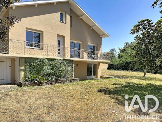 Location Maison 8 pièces 154 m2 Saint Genis les Ollières