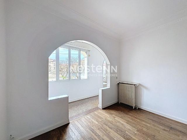 Location Maison 8 pièces 168m²