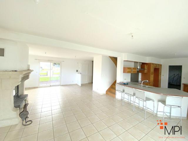Location Maison 8 pièces 195m²