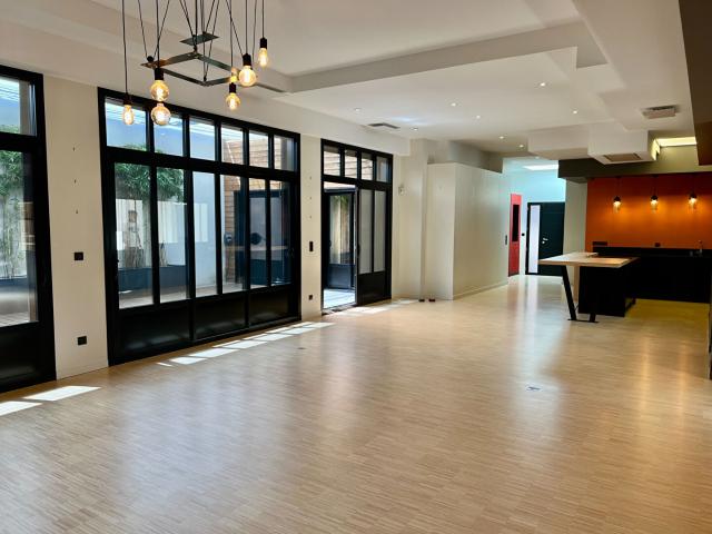 location maison 8 pièces, 190.00m², clermont ferrand