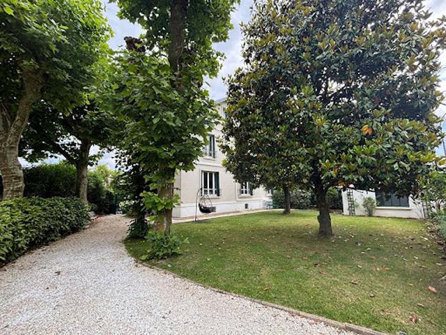 Location Maison 8 pièces 209.89 m2 Maisons Laffitte