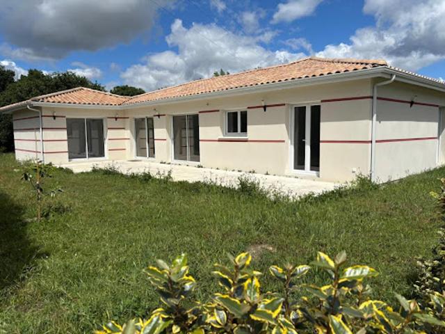 Location Maison 8 pièces 217 m2 Saint André de Cubzac