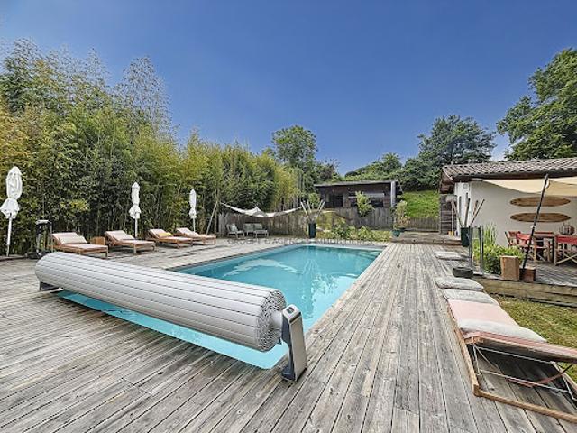 Location Maison 8 pièces 221.98 m2 Camblanes et Meynac