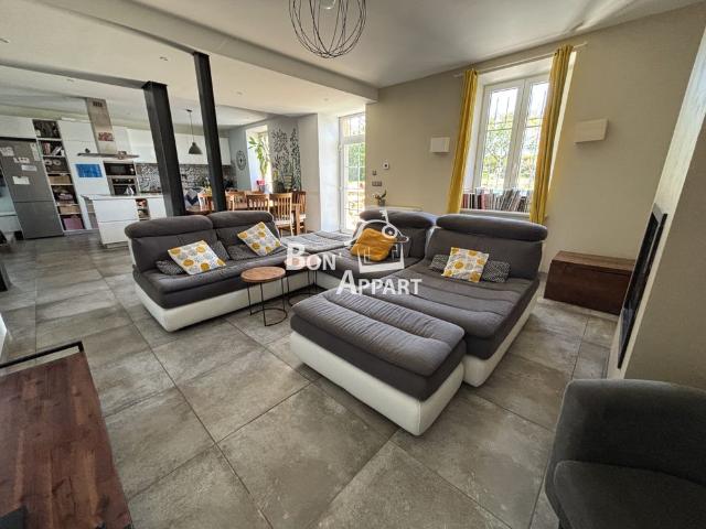 Location Maison 8 pièces 250m² ST PRIVAT LA MONTAGNE 57855