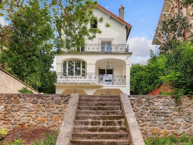 Location maison 8 pièces Saint Cloud 92