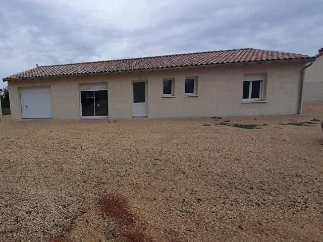 Location maison 98.99 m², Chey 79120Deux Sèvres