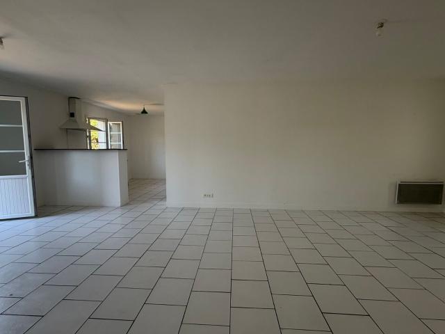 Location maison, 99.39 m² T 4 à Doue, 1 100 €