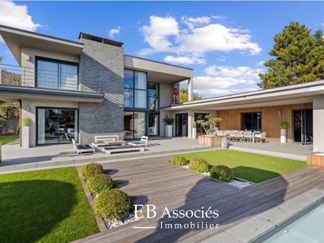Location Maison 9 pièces 375 m2 Collonges au Mont d'Or