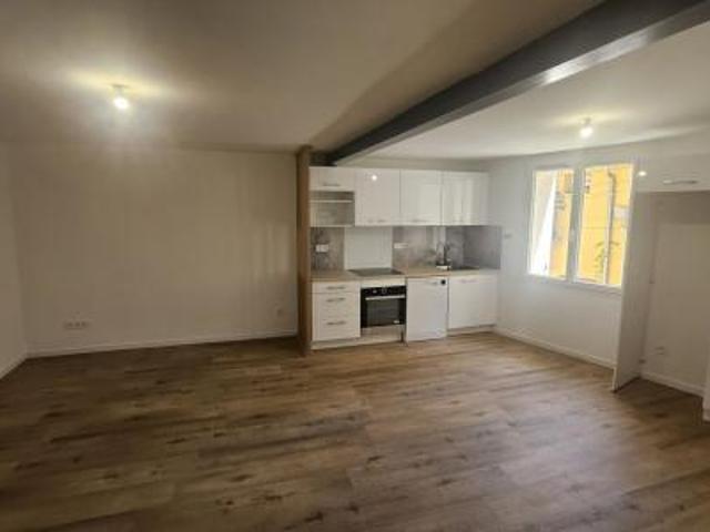 location maison coeur de village 4 pièces 89 m2 herault 34230 788 €