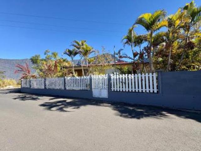 location maison cilaos 5 pièces 73 m2 reunion 97413 900 € / mois