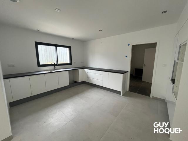 LOCATION: maison de 6 pièces 141 m² à NOZAY