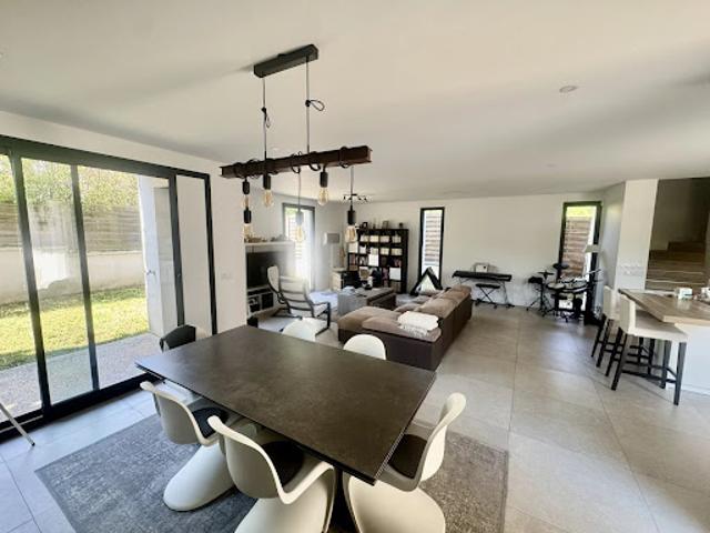 Location Maison de ville 7 pièces 150.88 m2 Rueil Malmaison