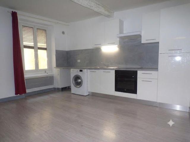 Location Maison de ville 4 pièces 82.14 m2 La Tour d'Aigues
