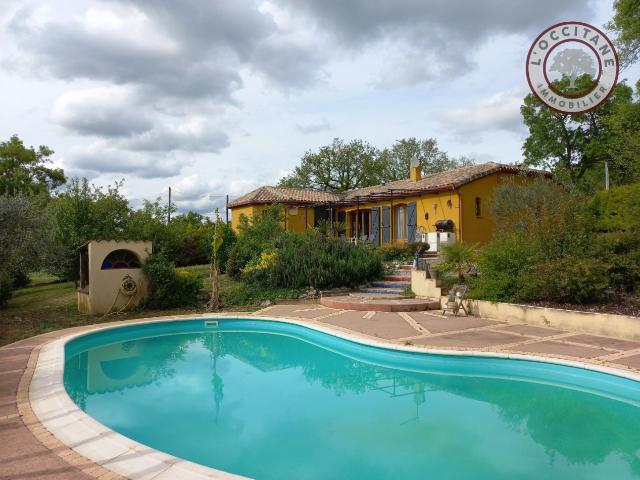 Location maison L'isle jourdain, 148m² 5 pièces 1 350€ avec piscine
